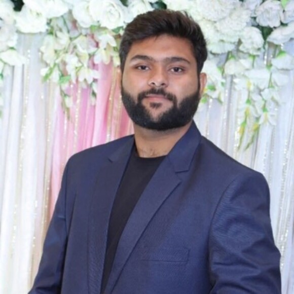 Profile picture of Talha Ali